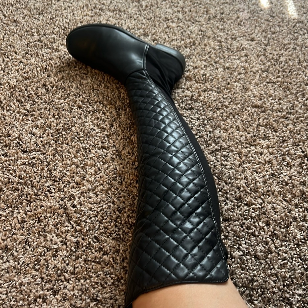Knee length boots - Picture 4 of 4